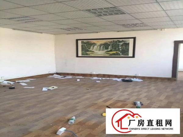 
龙岗新生楼上960平米带装修