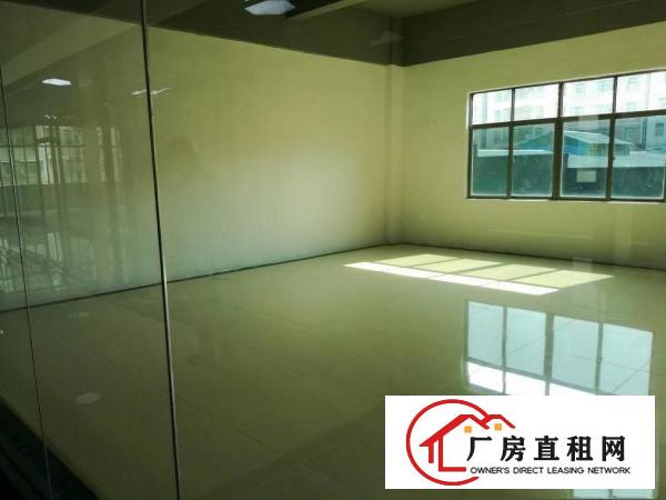 
龙东爱南路边一楼2000钢构厂房出租