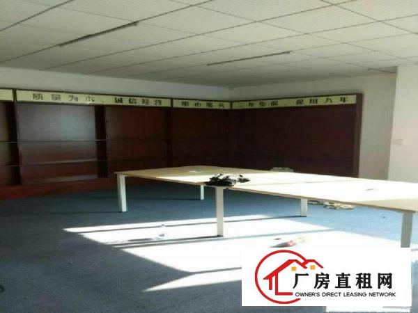 
龙岗宝龙新出原房东厂房1100平米带精装修可分租