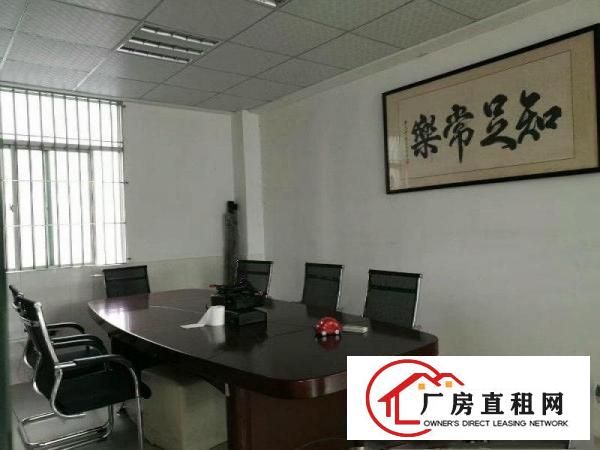 
龙岗龙东高速出口楼上带装修1350平厂房出租