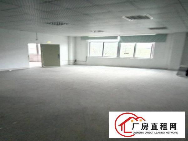 
龙岗五联新出楼上现成装修厂房1230平米可分租