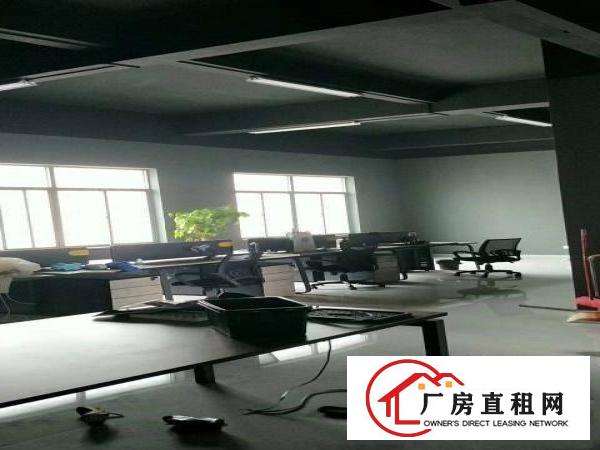 
南联碧新路边楼上精装办公厂房960出租