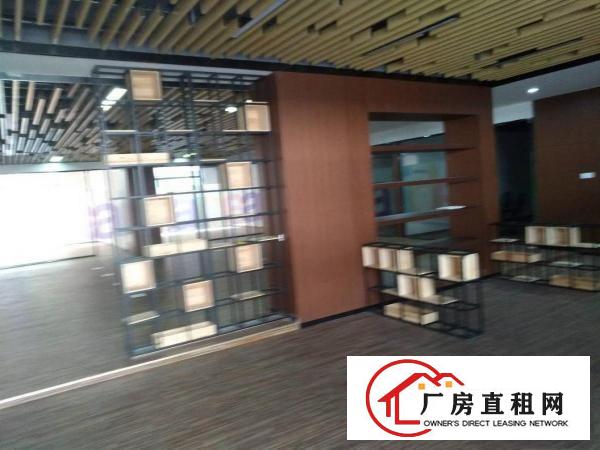 
龙岗吉祥地铁站出口7000平文化创意产业园大小分租