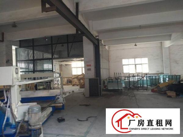 
龙岗中心城原房东新出一楼850平方带行车厂房出租