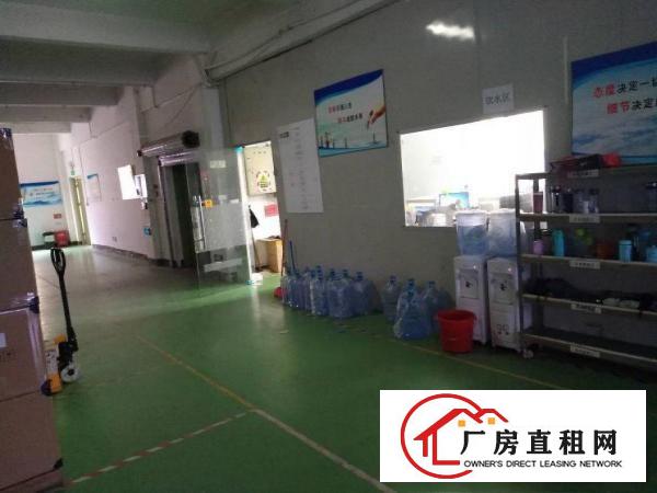 
龙岗中心城南联地铁旁新出一二楼厂房1000平出租