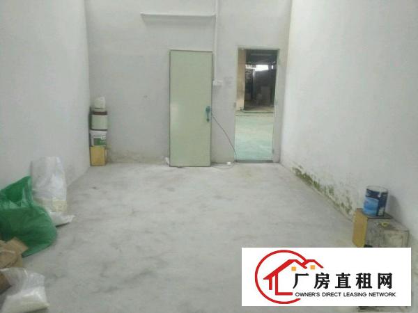 
黄江镇中心附近经典厂房680平米