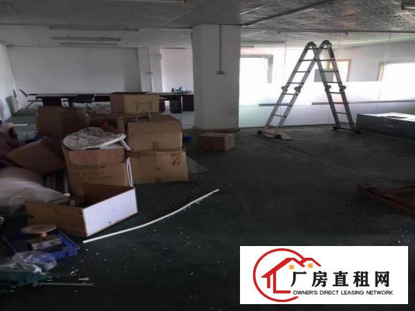 
常平卢屋楼上1000平米现成装修厂房出租带地坪漆