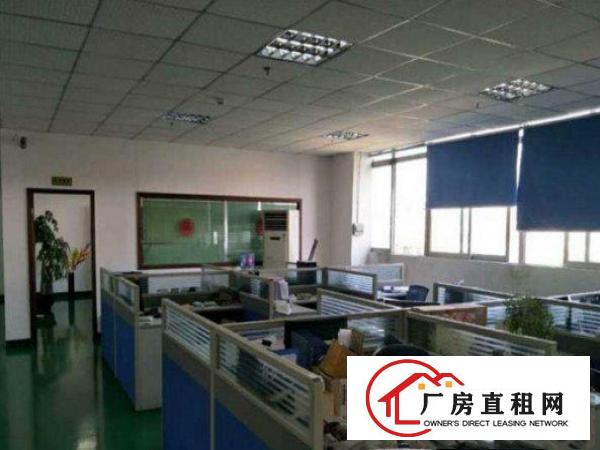 
常平还珠沥附近新出楼上600平厂房招租