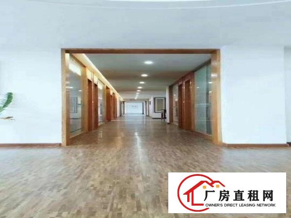 
常平高速出口新出厂房1,5层18200，价格便宜