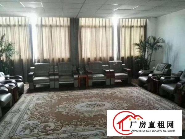 
常平高速出口新出厂房1,5层18200，价格便宜
