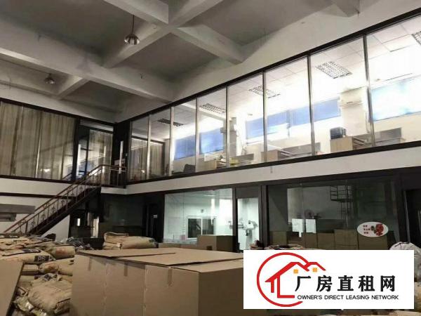
常平靠近黄江卢屋新出全新精装修厂房一楼950平方