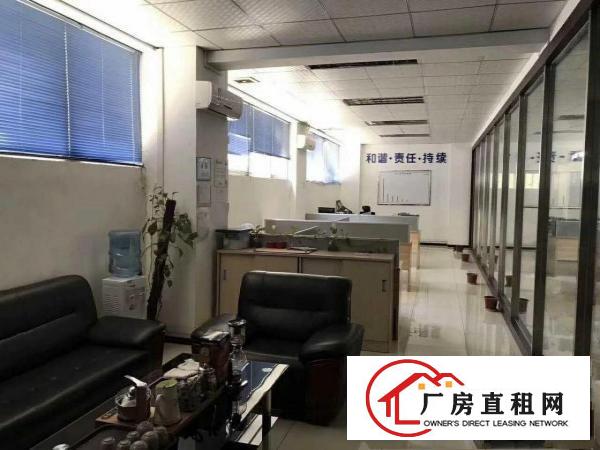
常平靠近黄江卢屋新出全新精装修厂房一楼950平方