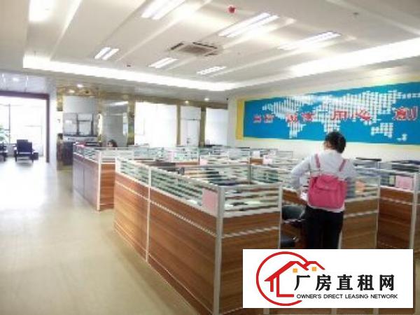 
地铁口200米3500平带精装厂房出租