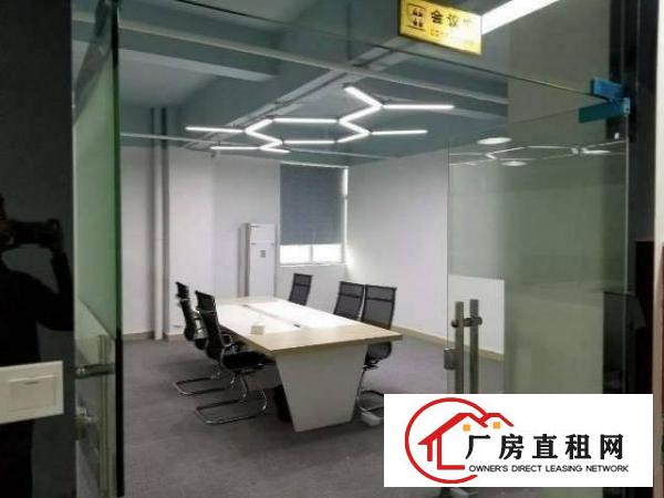 
龙岗同乐楼上新出精装修厂房680平方招租带办公室