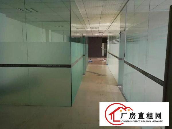 
龙岗同乐楼上新出精装修厂房680平方招租带办公室