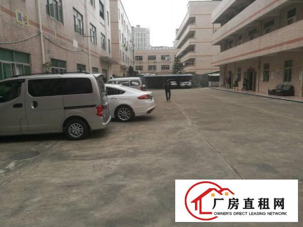 
L龙岗南联原房东1/2楼各1200平方厂房出租