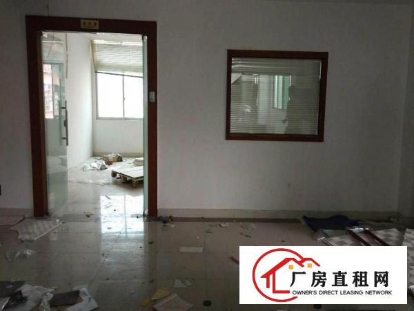 
龙岗爱联地铁站1公里新出楼上1300平精装修出租