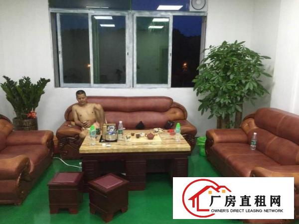 
出租龙岗区横岗业主直招惠盐路边2850平米一楼厂房急租