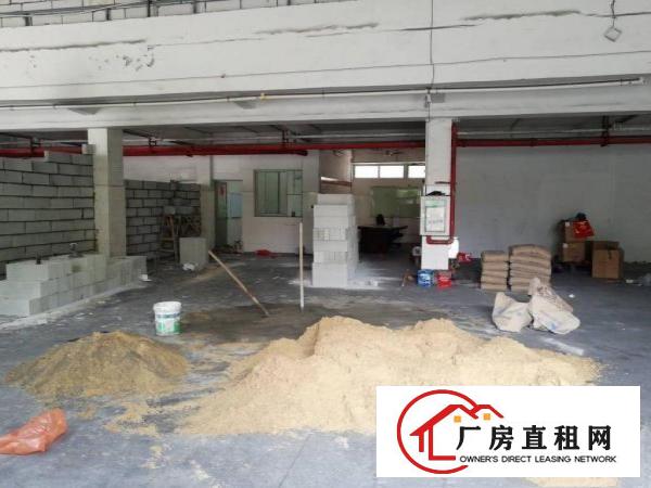 
横岗地铁站附近新出超大空地一楼厂房便宜出租