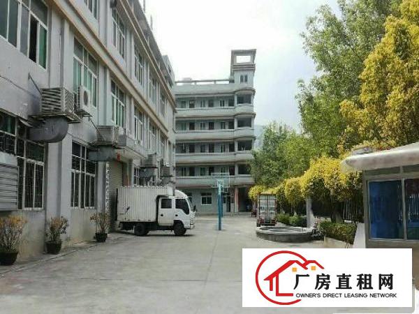 
横岗新出楼上1200平米带装修厂房出租