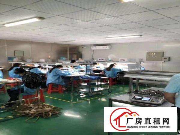
横岗六约塘坑地铁站三楼新出900厂房出租可分450