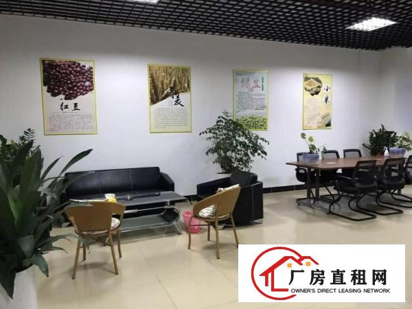 
六约地铁站边一楼电商园100.200..500平米