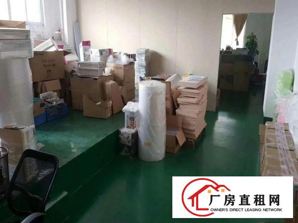 
横岗六约龙岗大道三楼1650平带精装修办公厂房出租