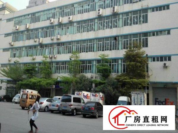 
坂田龙壁工业区新出2楼整层1600平方刚刚招租带装