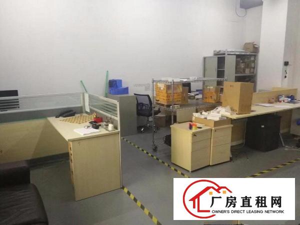 
（神舟附近新出三楼）252平，带装修，业主直租，无中介费