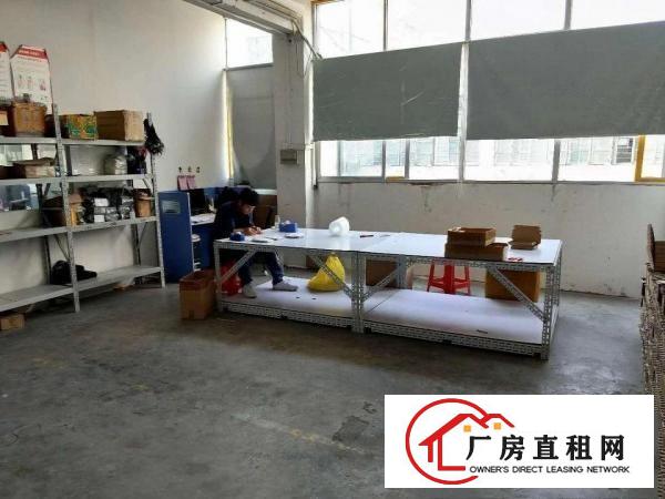 
龙岗五和地铁口新出楼上精装办公厂房310平出租