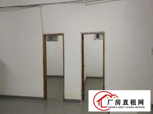 
龙岗区五和地铁站附近一楼230平厂房招租
