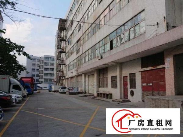 
坂田地铁口工业区一1楼厂房1800平方出租