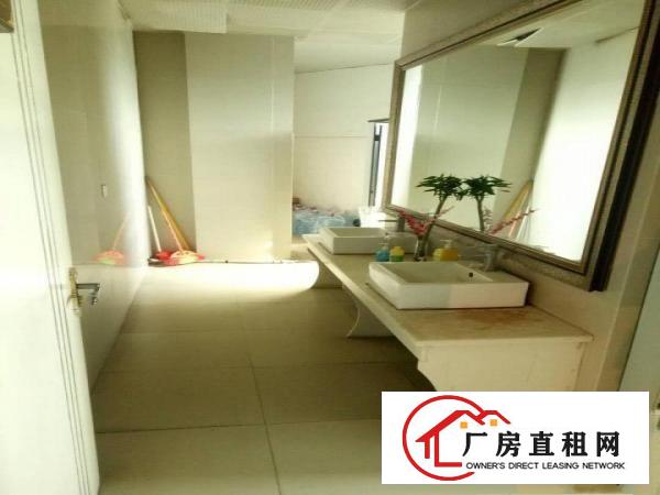 
杨美地铁站附近新出带装修1200平米厂房出租