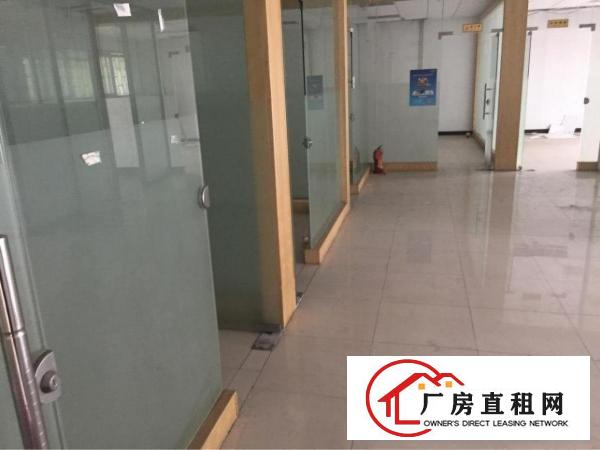 
龙壁附近一楼1200平，层高9米，带隔层办公室。