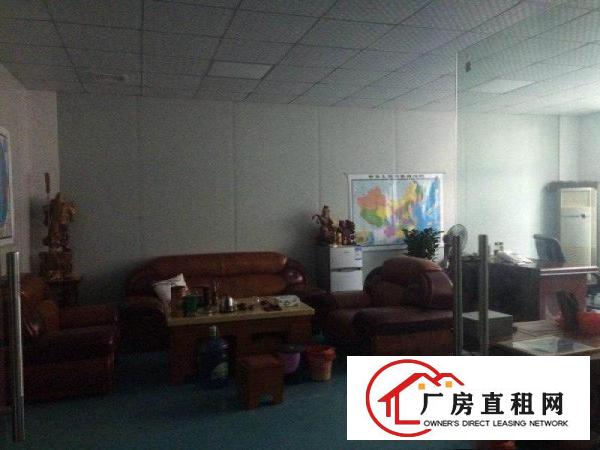 
凤岗五联新出一楼厂房700平米招租，高度5米