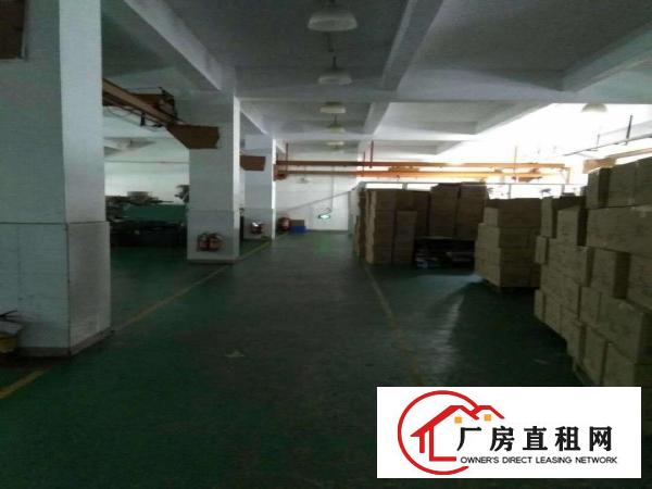 
平湖广场附近1100平方完全独门独院一楼出租，适合塑胶五金
