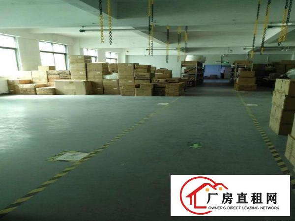 
平湖广场附近1100平方独院一楼出租，适合五金塑胶