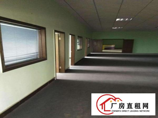 
平湖广场附近1100平方独院一楼出租，适合五金塑胶