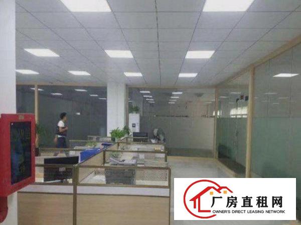 
平湖上木古工业区楼上带装修厂房800平低价直租