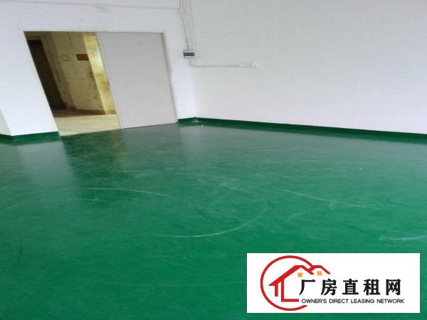 
平湖华南城附近新一楼，楼上小面积厂房180平方起租