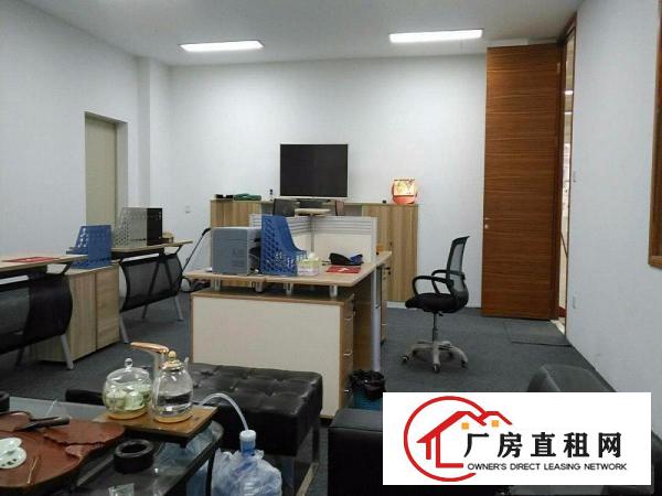 
出租龙岗区平湖白坭坑厂房（免装修）