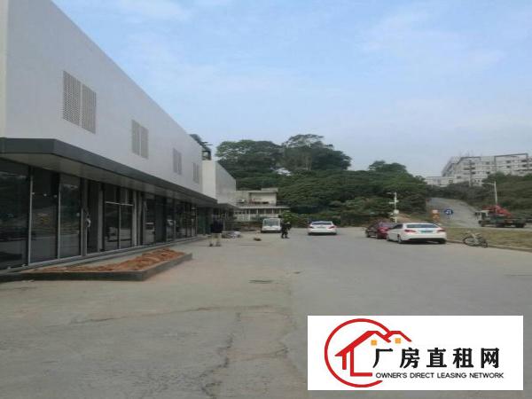 
平湖新木两层7300平方，交通方便，好招工