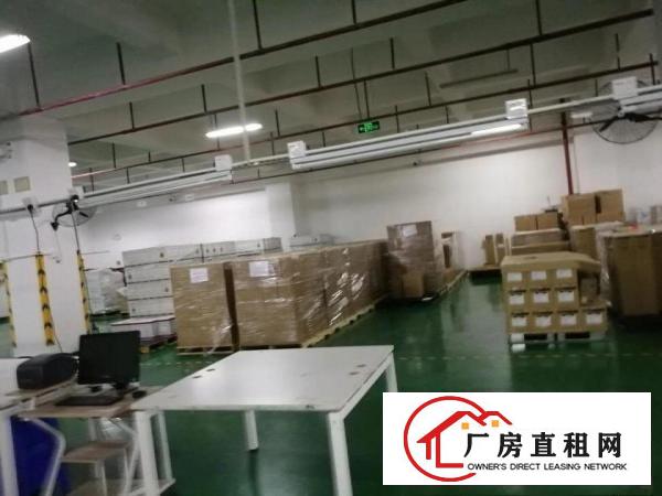 
平湖上木古新出3楼2600平方厂房急租