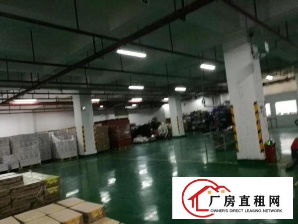 
平湖上木古新出3楼2600平方厂房急租
