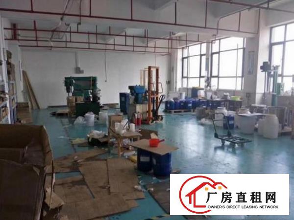 
平湖鹅公岭新出标准厂楼上1370平带精装修水电齐全