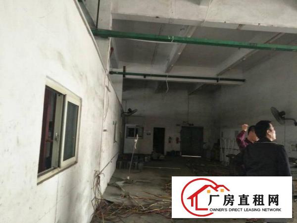 
平湖富民工业一楼1150平方带装修办公室水电齐全