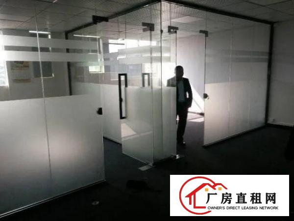 
平湖华南城附近新出2楼1600平方厂房急租