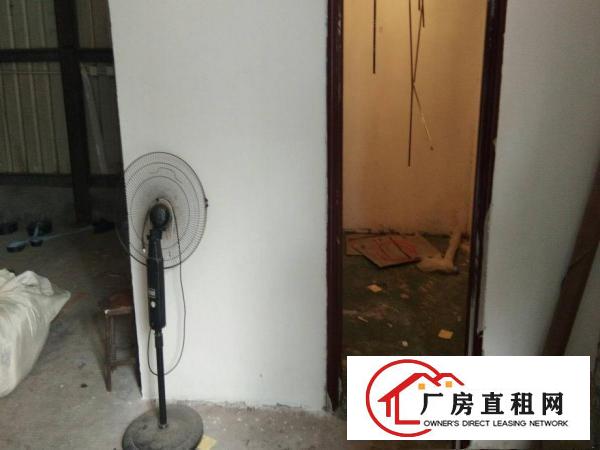 
龙岗区平湖辅城坳工业区旁7米高钢构厂房出租带吊顶
