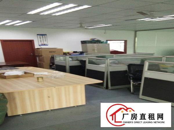 
平湖华南城旁楼上带装修标准厂房出租