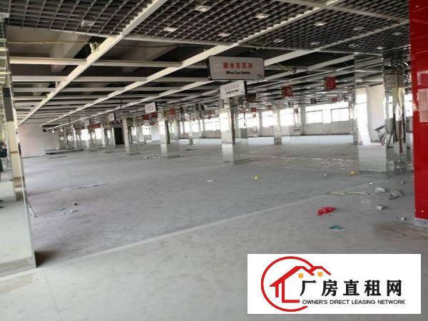 
平湖大街边独门独院分租3400平方，急急租